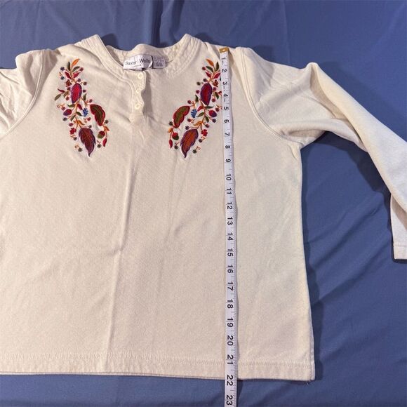 Baxter Wells Petite Ivory Floral Embroidered Henley Top Size L - Picture 5 of 8